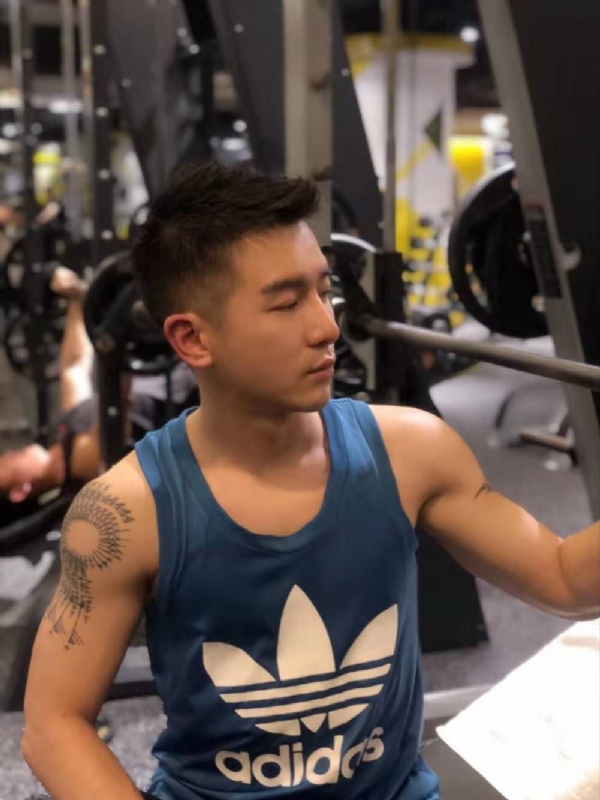 海海的第一张照片--澳门蓝颜知己交友网