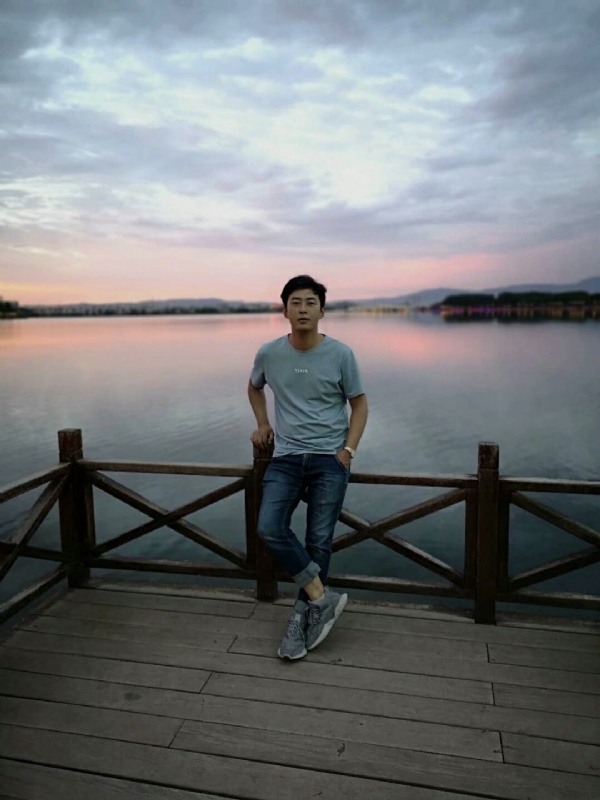 喂南墙我要撞你了的第一张照片--澳门蓝颜知己交友网