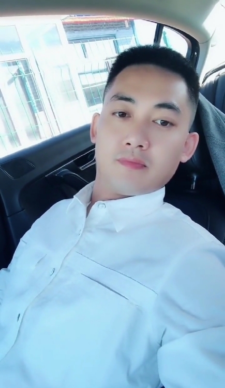 已过年少的第一张照片--澳门蓝颜知己交友网