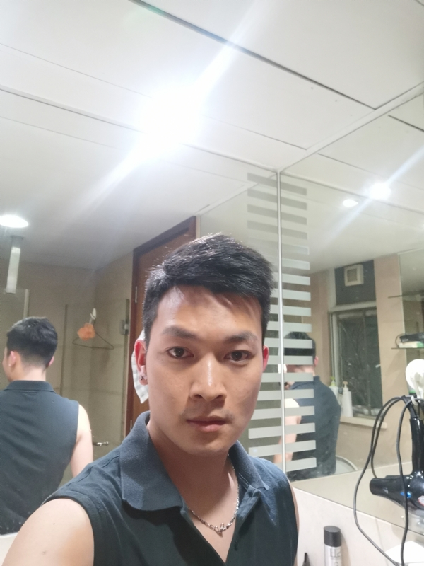 专属的第二张照片--澳门蓝颜知己交友网