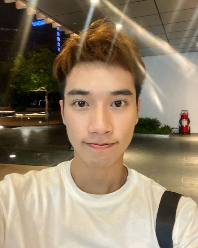 油菜花的第一张照片--澳门蓝颜知己交友网